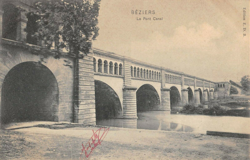 Carte postale ancienne Beziers Le Pont Canal