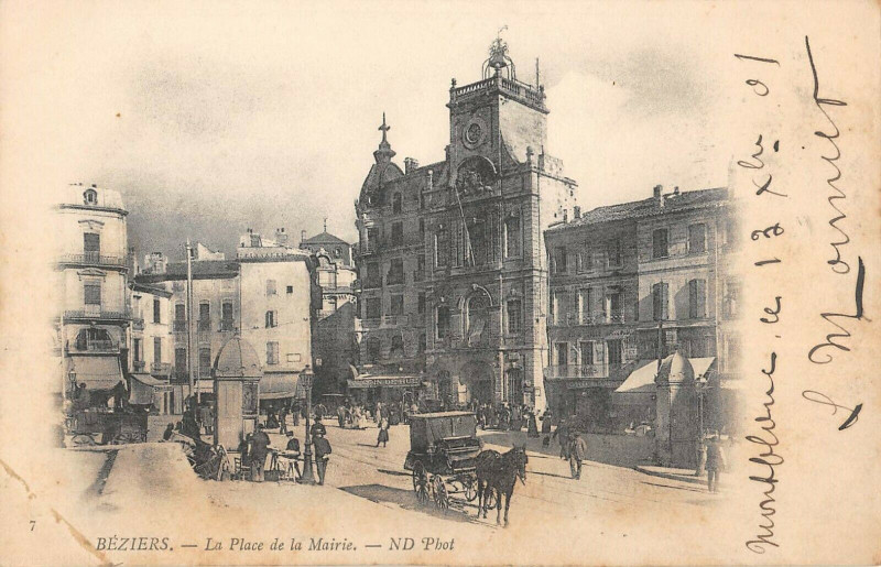 Carte postale ancienne Beziers Place De La Mairie