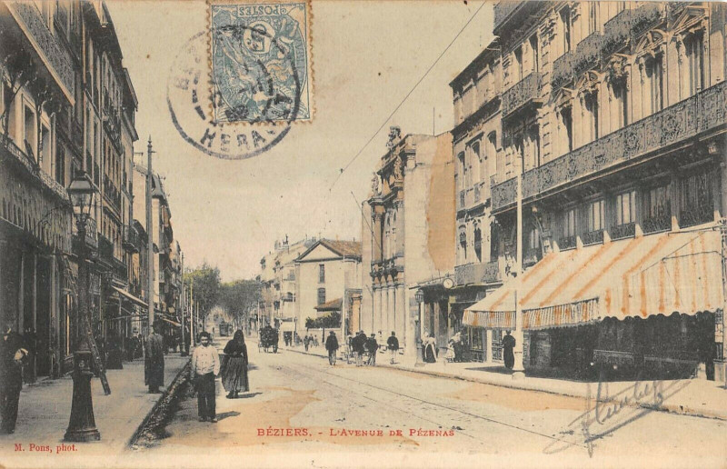 Carte postale ancienne Beziers Avenue De Pezenas