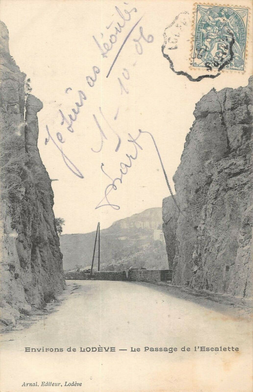 Carte postale ancienne Environs De Lodeve Le Passage De L'Escalette
