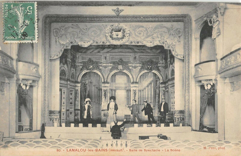 Carte postale ancienne Lamalou Les Bains Salle De Spectacle La Scene à Lamalou-les-Bains