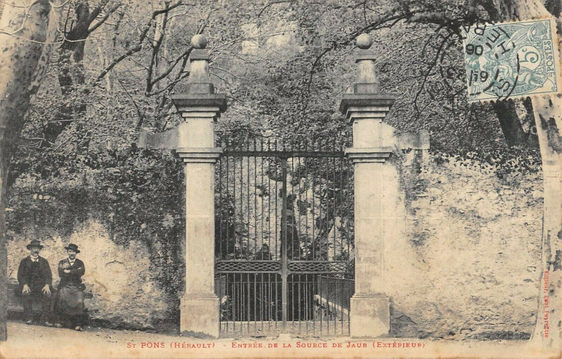 Carte postale ancienne Saint Pons Entree De La Source De Jaur