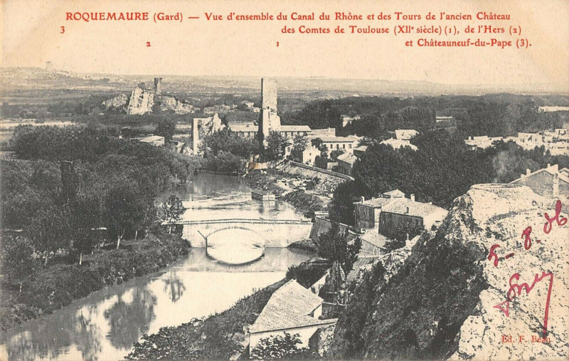Carte postale ancienne Roquemaure Vue D'Ensemble Du Canal Du Rhone à Roquemaure