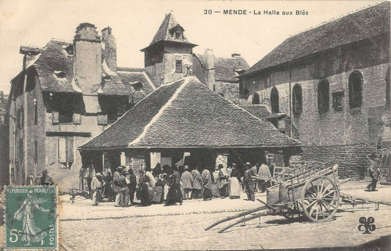 Carte postale ancienne Mende La Halle Aux Bles à Mende