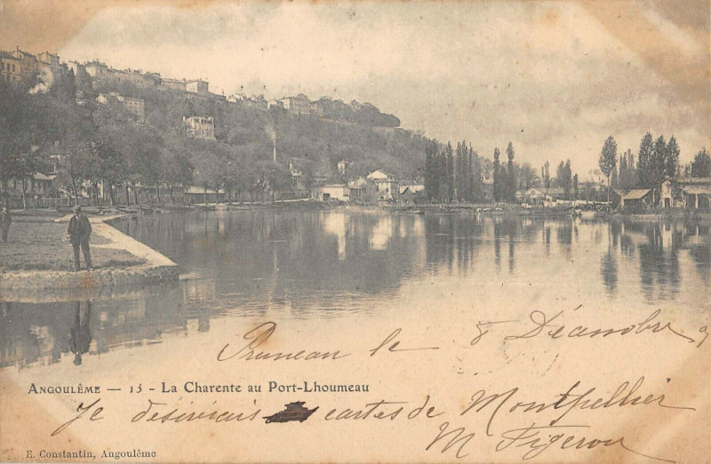 Carte postale ancienne Angouleme La Charente Au Port Lhoumeau