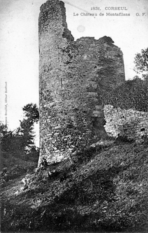 Carte postale ancienne Château de Montafilan Tour en ruine