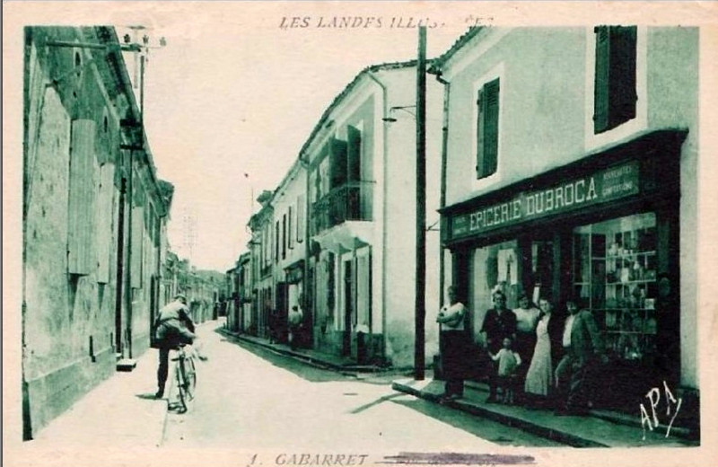 Carte postale ancienne Gabarret (Landes) - bourg 1