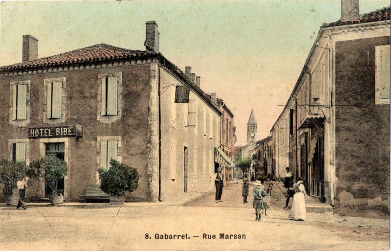 Carte postale ancienne Gabarret (Landes) - rue Marsan 1