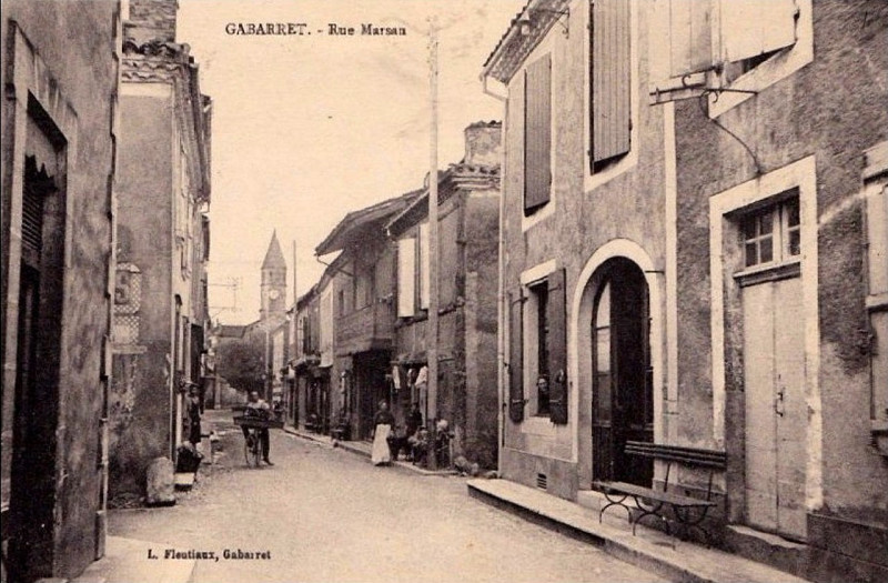Carte postale ancienne Gabarret (Landes) - rue Marsan 3