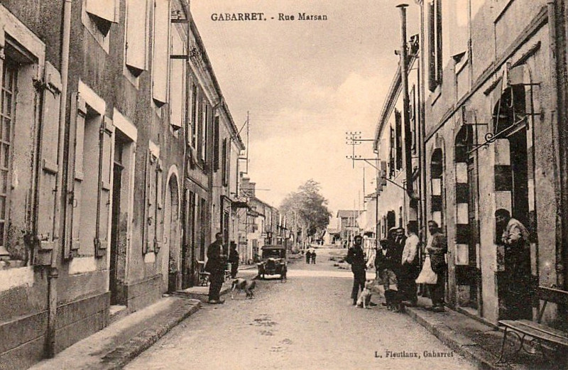 Carte postale ancienne Gabarret (Landes) - rue Marsan 6