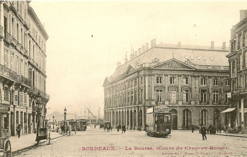 Carte postale ancienne Bordeaux - Bourse et cours au Chapeau-Rouge 1