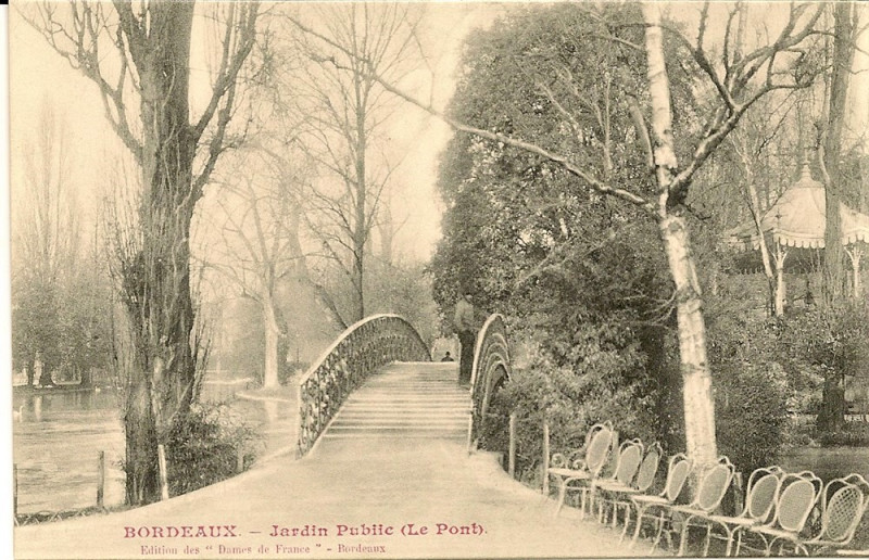 Carte postale ancienne Bordeaux - Jardin public - le pont
