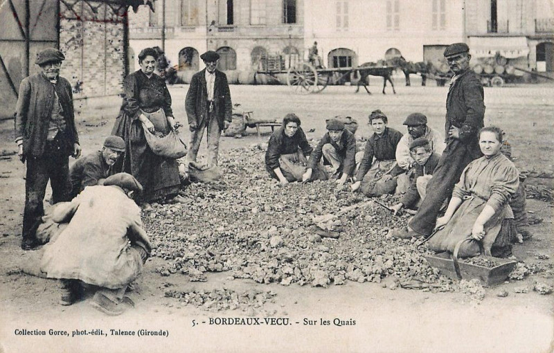 Carte postale ancienne Bordeaux-vécu - Sur les quais