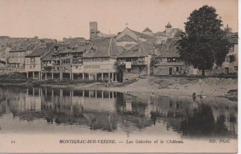 Carte postale ancienne Les galeries et le château à Montignac