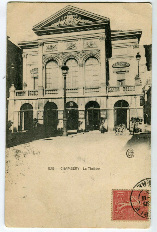 Carte postale ancienne Savoie Chambery Le Théâtre animation