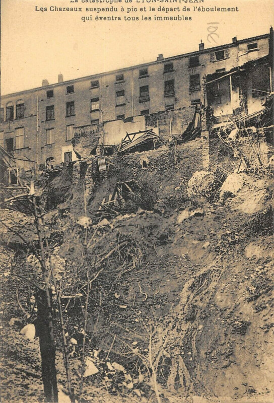 Carte postale ancienne Catastrophe De Lyon Saint Jean Les Chazeaux Suspendu à Lyon