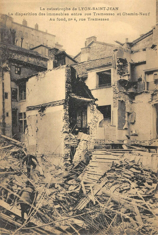 Carte postale ancienne Catastrophe De Lyon Saint Jean La Disparition Des Immeubles à Lyon