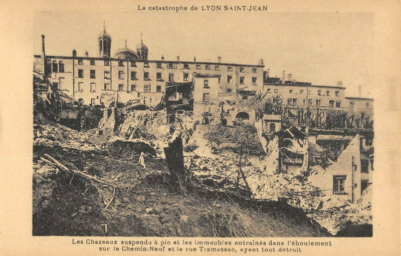 Carte postale ancienne Catastrophe De Lyon Saint Jean Les Chazeaux Suspendus à Lyon