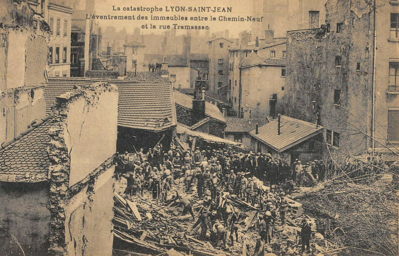 Carte postale ancienne Catastrophe De Lyon Saint-Jean L'Eventrement Chemin Neuf Tramassac à Lyon