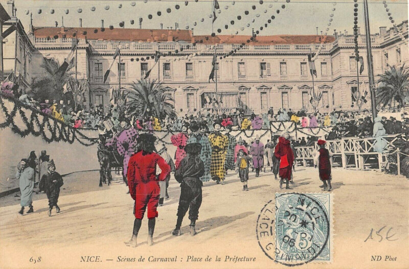 Carte postale ancienne Nice Scenes De Carnaval Place De La Prefecture à Nice