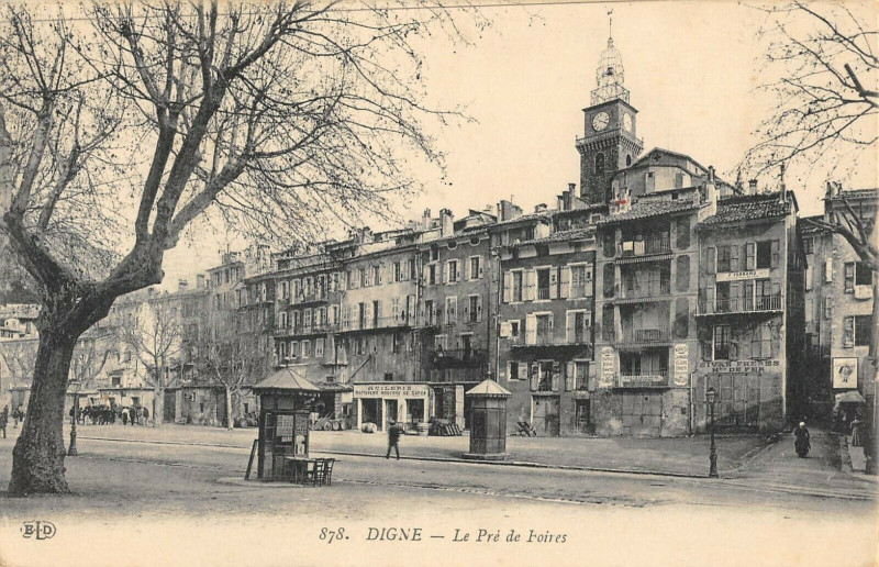 Carte postale ancienne Digne Le Pre Des Foires