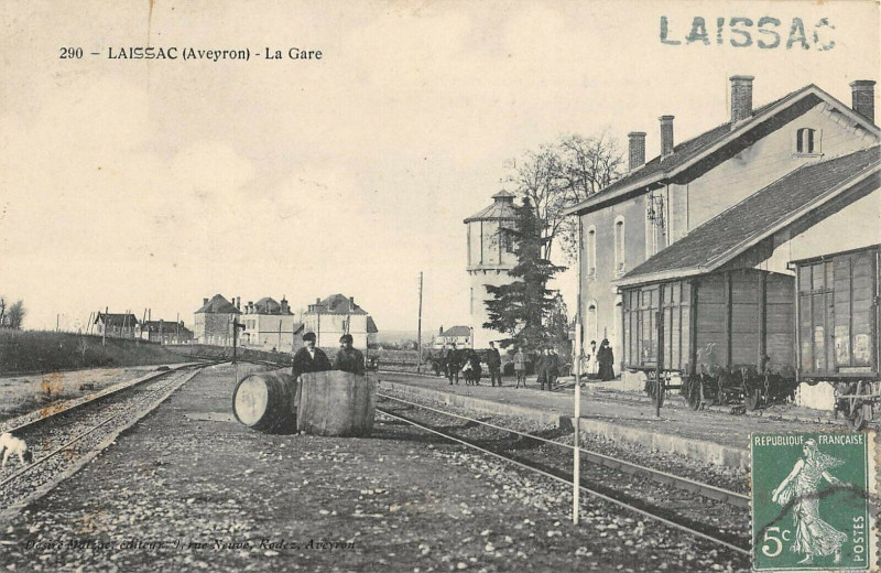 Carte postale ancienne Laissac La Gare