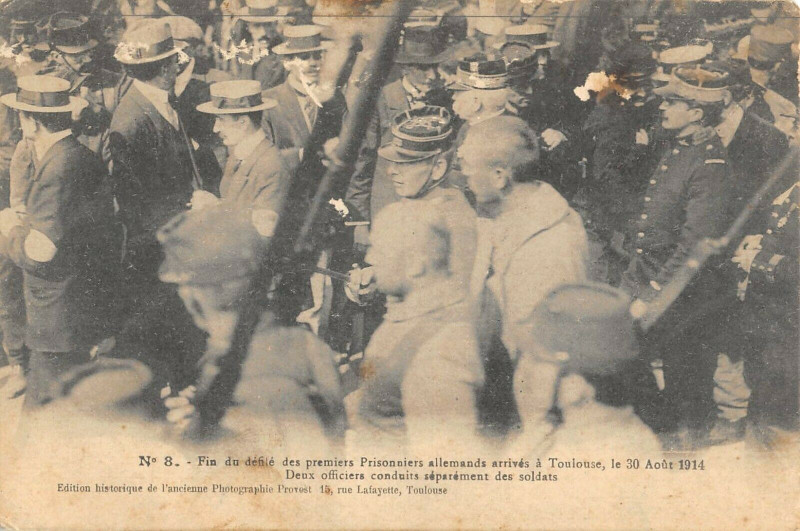 Carte postale ancienne Fin Du Defile De 1ER Prisonniers Allemands A Toulouse 1914 à Toulouse