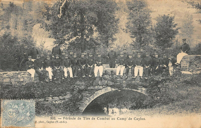 Carte postale ancienne Periode De Tirs De Combat Au Camp De Caylus à Caylus