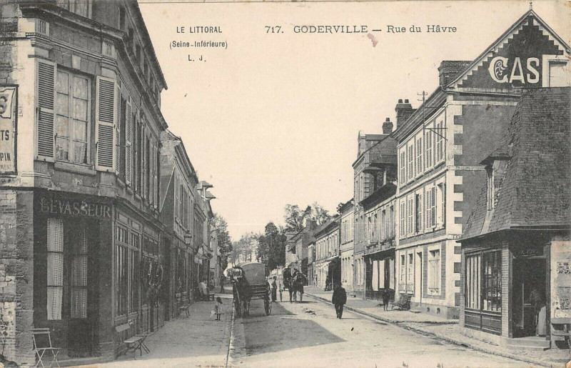 Carte postale ancienne Goderville Rue Du Havre à Goderville