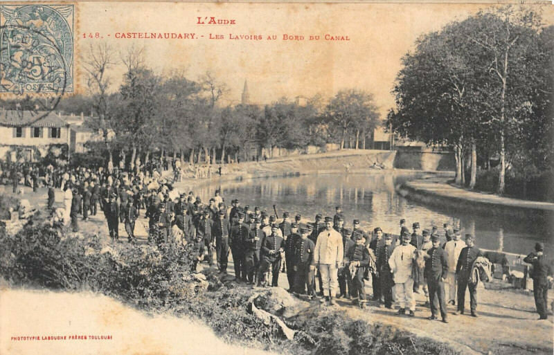 Carte postale ancienne Castelanudary Les Lavoirs Au Bord Du Canal