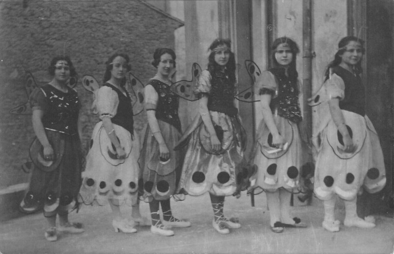 Carte postale ancienne Carte Photo Du Carnaval De Servian à Servian
