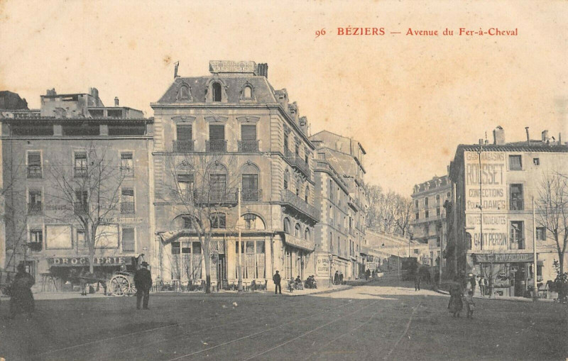 Carte postale ancienne Beziers Avenue Du Fer A Cheval
