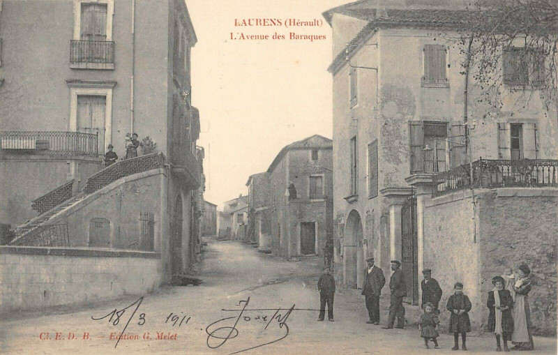 Carte postale ancienne Laurens L'Avenue Des Baraques à Laurens