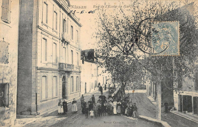 Carte postale ancienne Nissan Rue De L'Ecole De Garcons