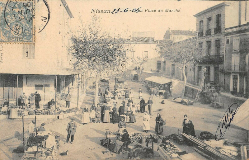 Carte postale ancienne Nissan La Place Du Marche