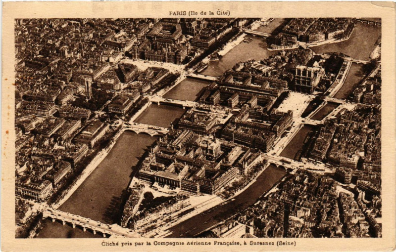 Carte postale ancienne Paris 4e Cliché pris par la Compagnie Aérienne Francaise à Paris 4e