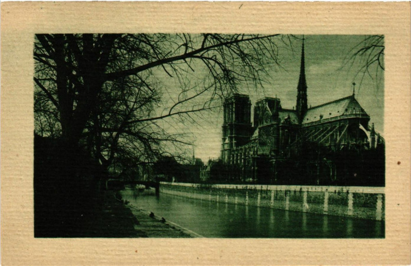Carte postale ancienne Paris 4e Vue sur l'Abside de Notre Dame à Paris 4e