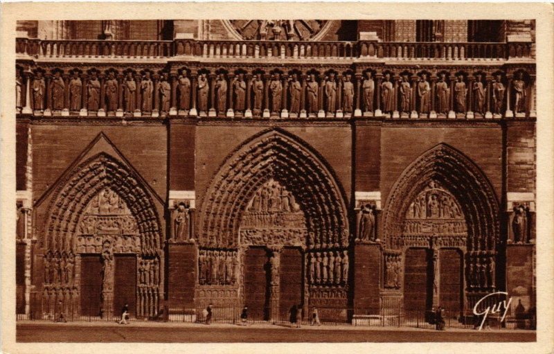 Carte postale ancienne Paris 4e Cathédrale Notre Dame. Portails de la facade à Paris 4e