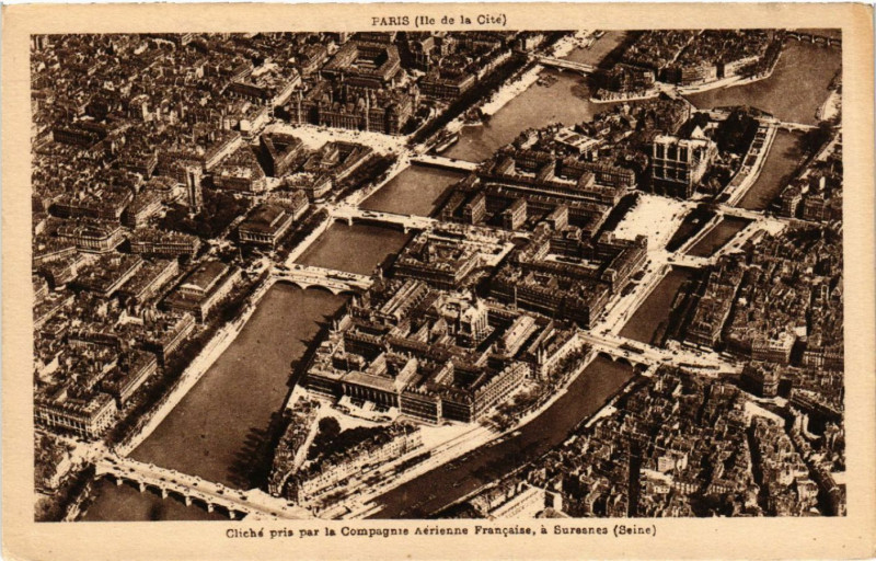 Carte postale ancienne Paris 4e Cliché pris par la Compagnie Aérienne Francaise à Paris 4e
