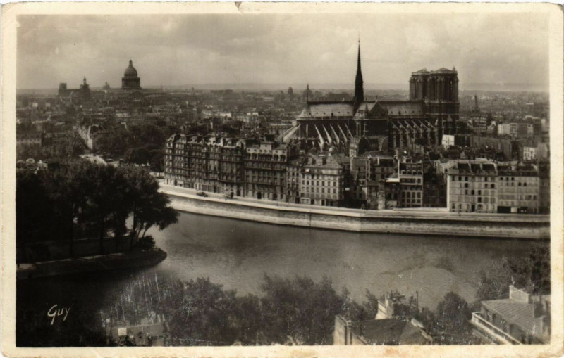 Carte postale ancienne Paris 4e Perspective sur Notre Dame à Paris 4e