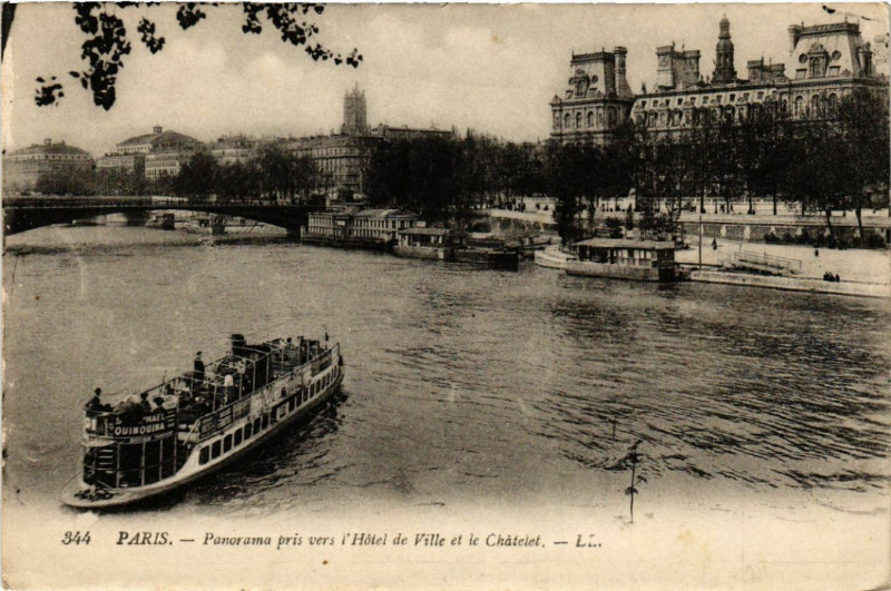 Carte postale ancienne Paris 4e Panorama pris vers l'Hotel de Ville et le Chatelet à Paris 4e