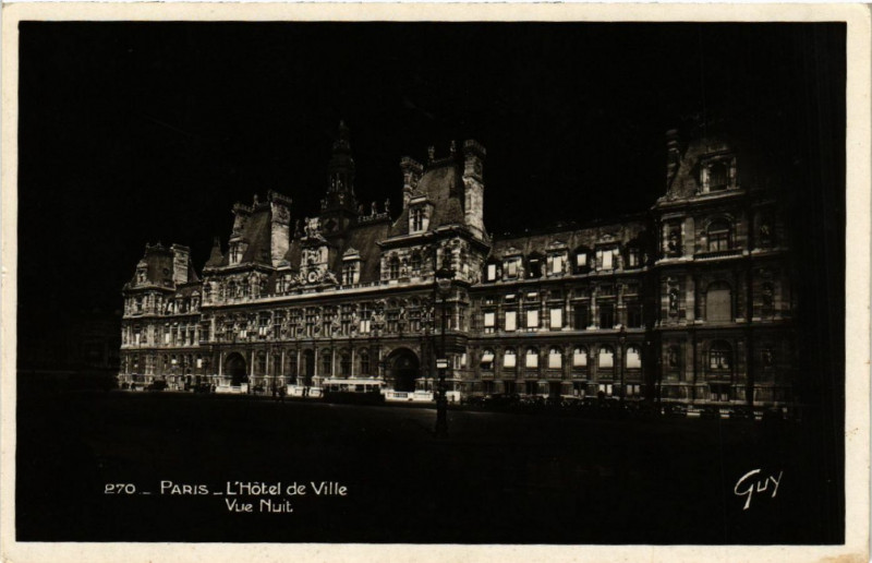 Carte postale ancienne Paris 4e Hotel de Ville vue nuit à Paris 4e