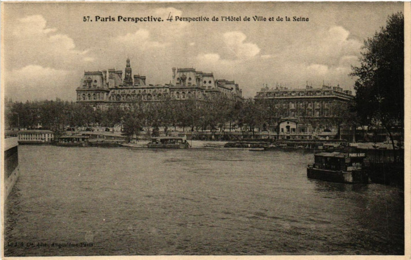 Carte postale ancienne Paris 4e Perspective de l'Hotel de Ville et de la Seine à Paris 4e