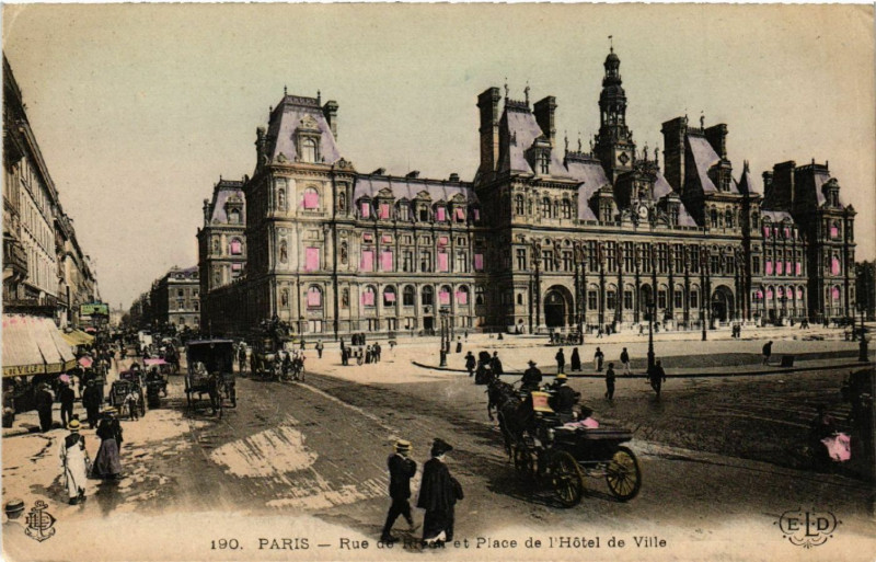 Carte postale ancienne Paris 4e Rue de Rivoli et Place de l'Hotel de Ville à Paris 4e