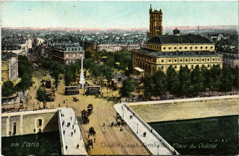 Carte postale ancienne Paris 4e Theatre Sarah Bernhardt. Place du Chatelet à Paris 4e