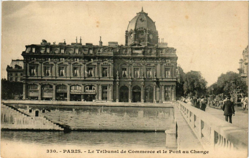 Carte postale ancienne Paris 4e Le Tribunal de Commerce et le Pont au Change à Paris 4e
