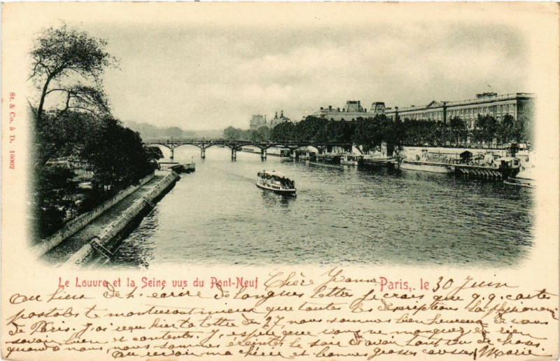 Carte postale ancienne Paris 4e Le Louvre et la Seine vus du Pont Neuf à Paris 4e
