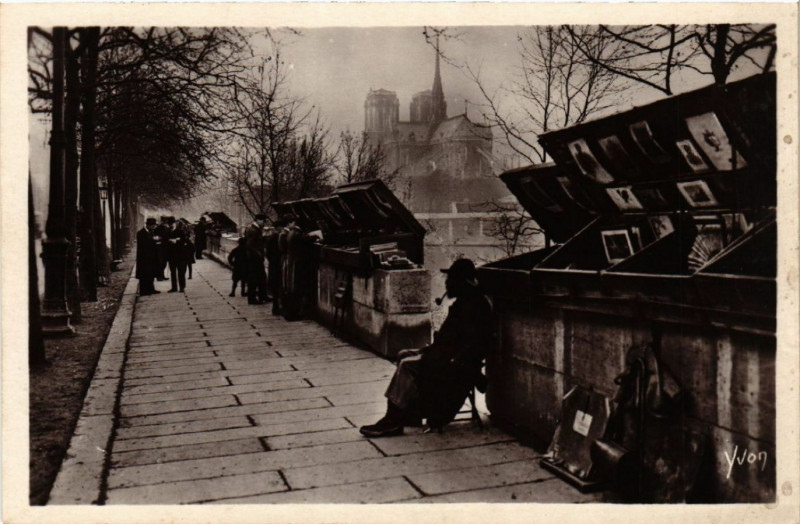 Carte postale ancienne Paris 4e Les Bouquinistes du Quai de la Tournelle à Paris 4e