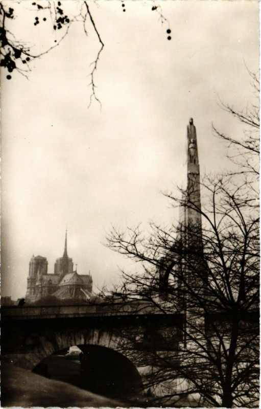 Carte postale ancienne Paris 4e Sainte-Geneviéve Patronne de Paris à Paris 4e