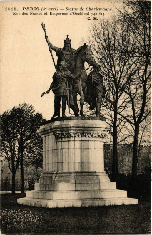 Carte postale ancienne Paris 4e Statue de Charlemagne à Paris 4e